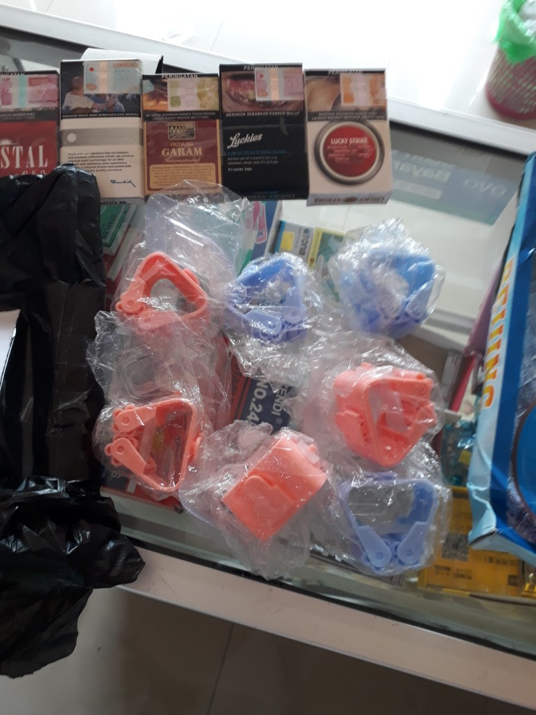 Gantungan Klip Pengait Gagang Sapu Pel Mop Holder Dinding Keramik Nj64