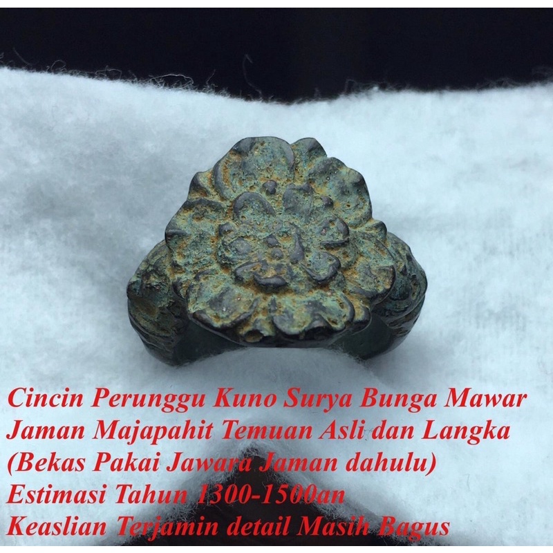 Cincin Kuno Surya Bunga Mawar Kerajaan Majapahit Asli 1500M