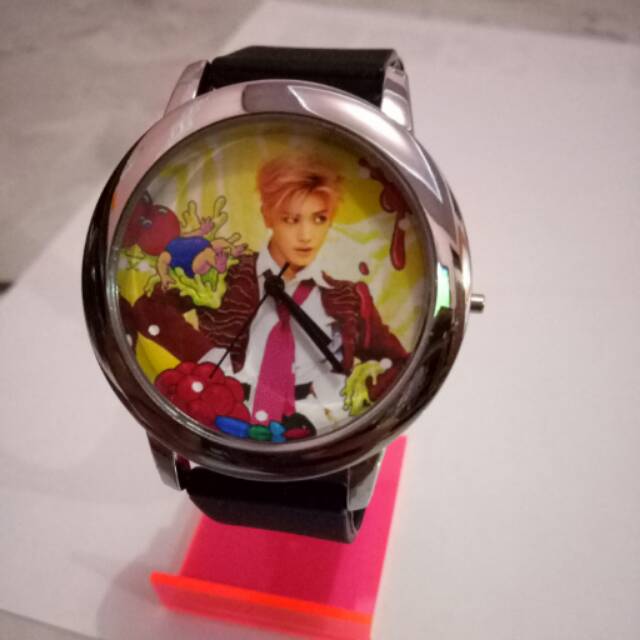 Jam Tangan NCT Cherry Bomb Taeyeong