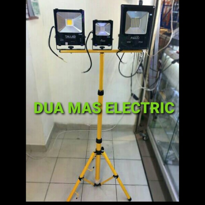 Tripod lampu sorot LED tiang lampu tripod lampu floodlight stand lampu