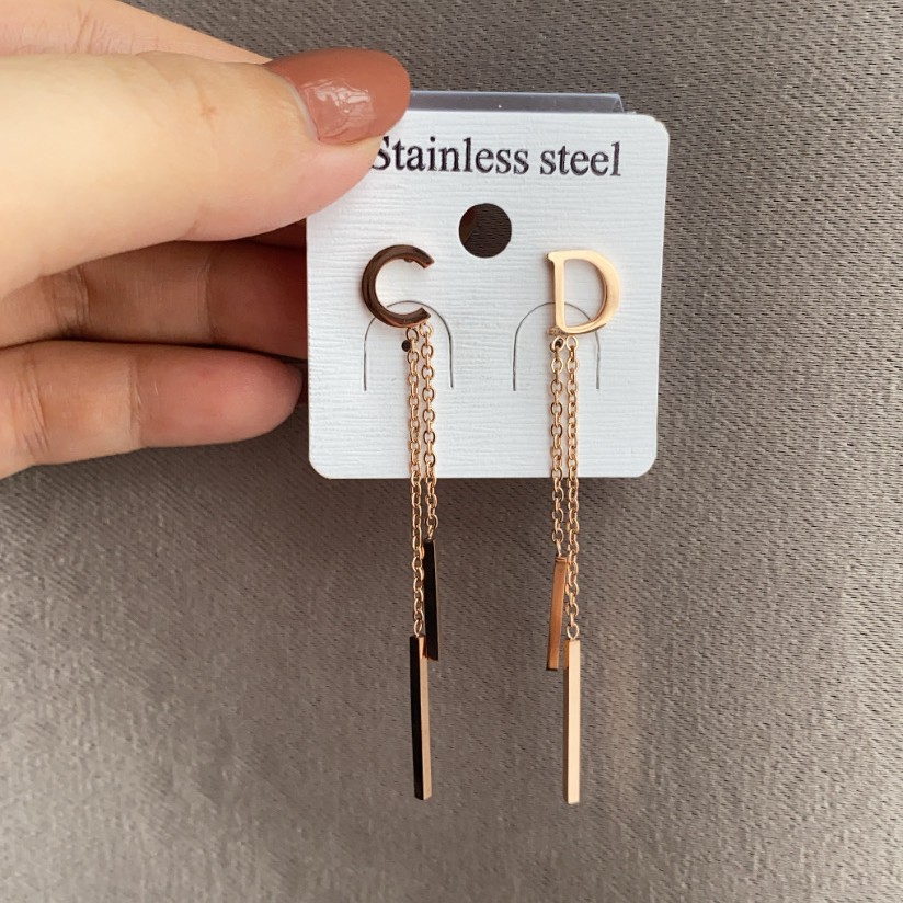 Anting Titanium Rose Gold Asli Wanita Fashion Anti Karat Murah AA014 motif Huruf CD unik
