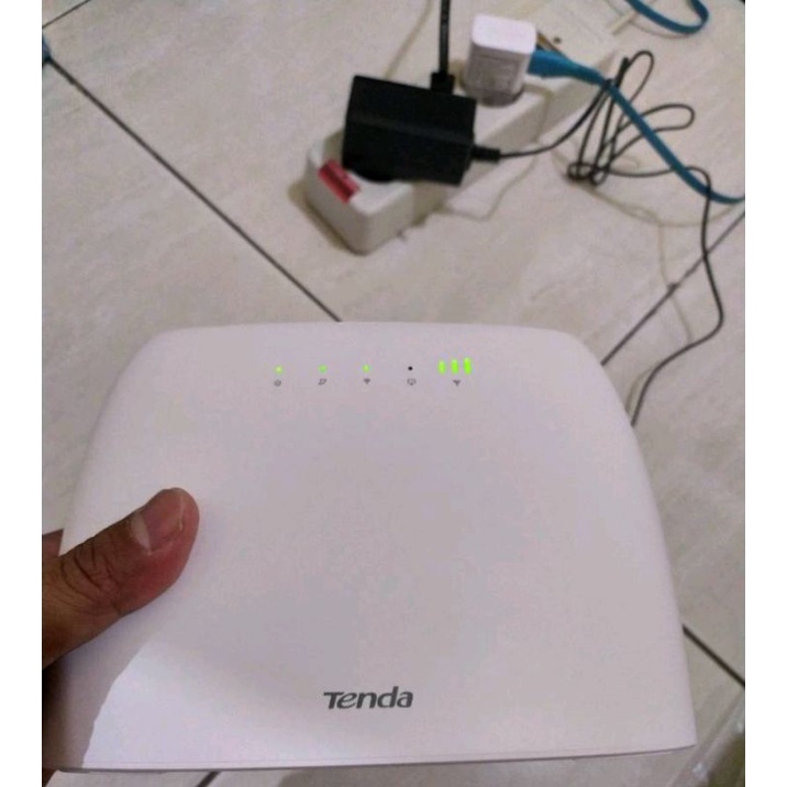 Tenda Wifi 4G LTE router all operator Bekass