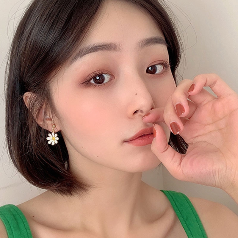 Anting Drop Bentuk Bunga Daisy Gaya Korea Untuk Wanita