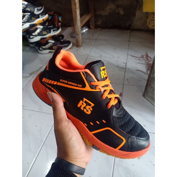 sepatu sport/sepatu olah raga/sepatu volly/sepatu batminton