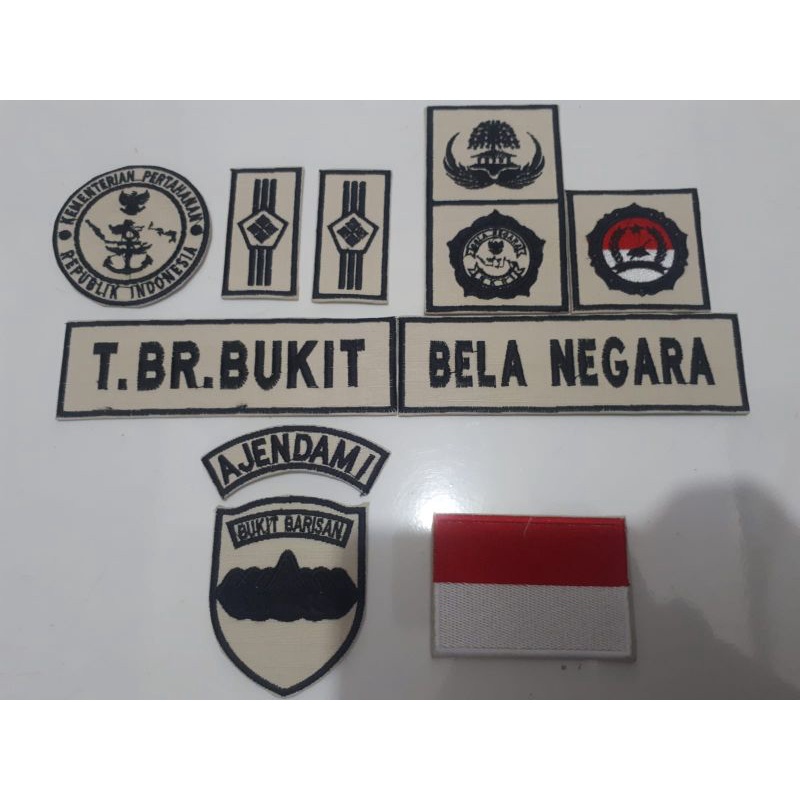 PAPAN NAMA DAN ATRIBUT TNI