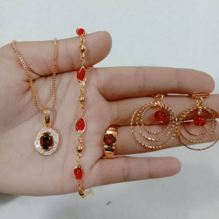 4IN1 1Set Perhiasan Kalung + Cincin + Gelang + Anting Permata Merah Emas Perhiasan Import Anti Karat