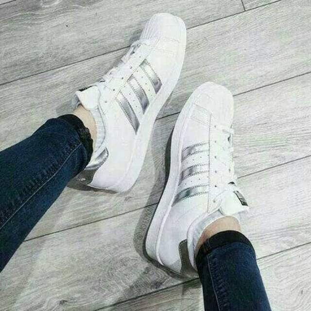 KOREA 2018  SEPATU ADIDAS SILVER