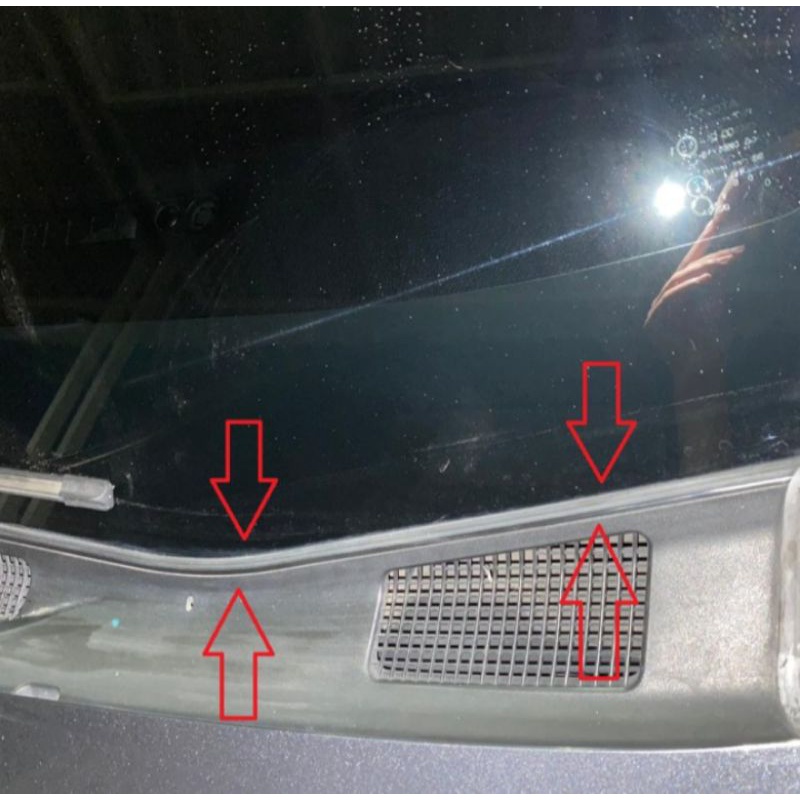 Karet list T bawah kaca depan mobil universal