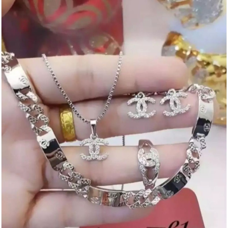 set perhiasan Chanel silver