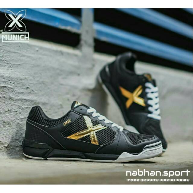 Sepatu futsal X Munich one black gold