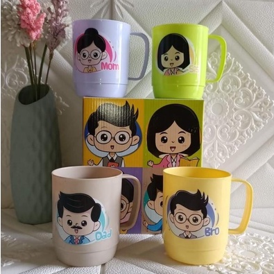 [COD] GELAS MUG FAMILY ISI 4 GELAS - GELAS CANGKIR PLASTIK KARAKTER MY FAMILI