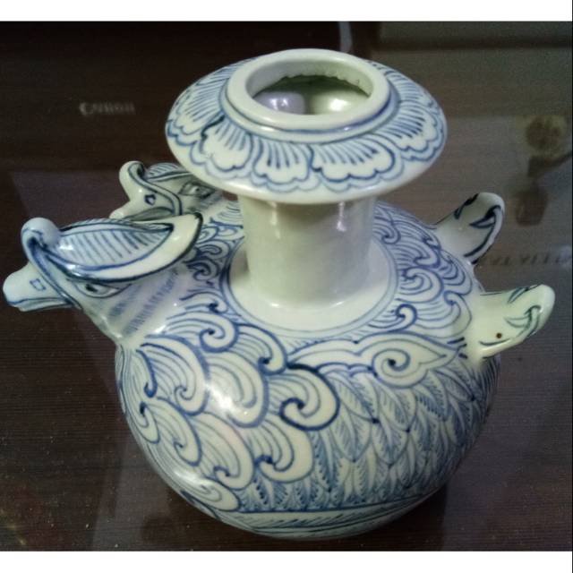 guci antik kuno