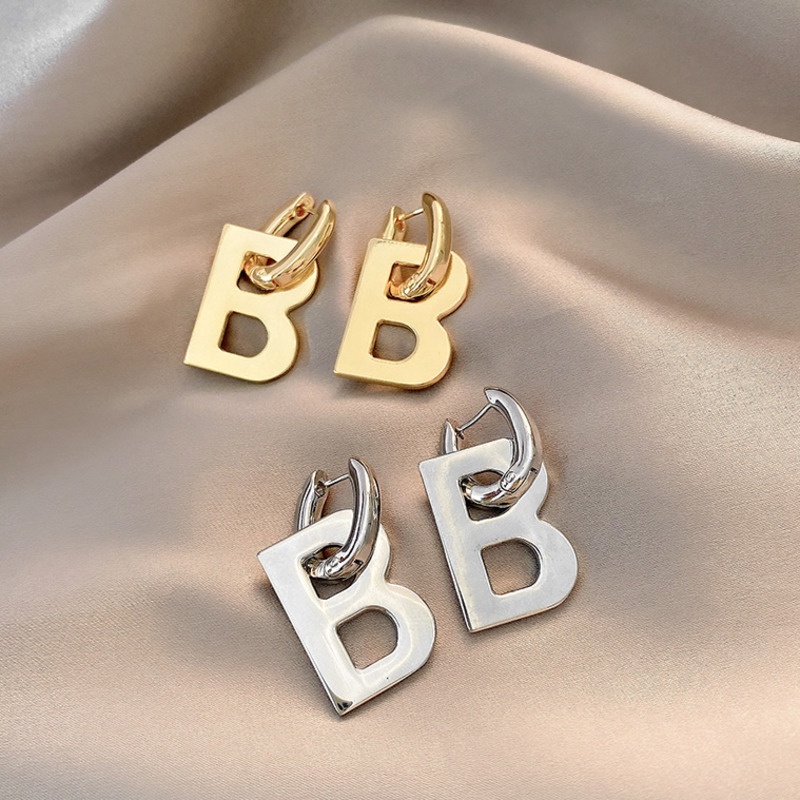 Anting Tusuk Bentuk B Trendy Untuk Wanita