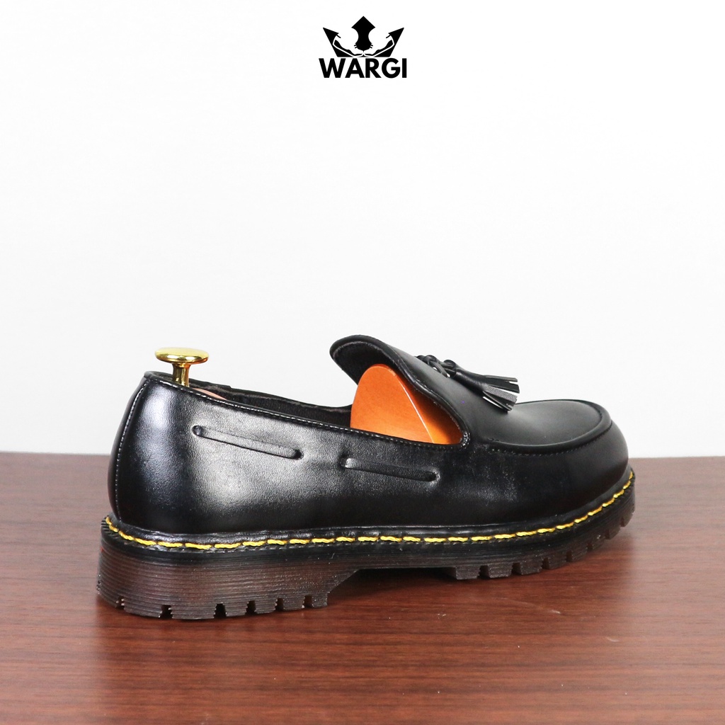 38-43 WARGI PONDACY - Sepatu Loafers Docmart Pria Hitam Sepatu Penny Formal Casual