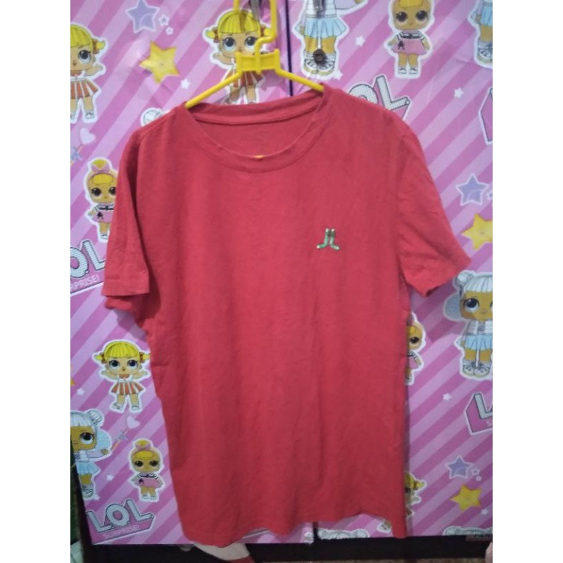 [PRELOVED] JUAL KAOS WESC MERAH