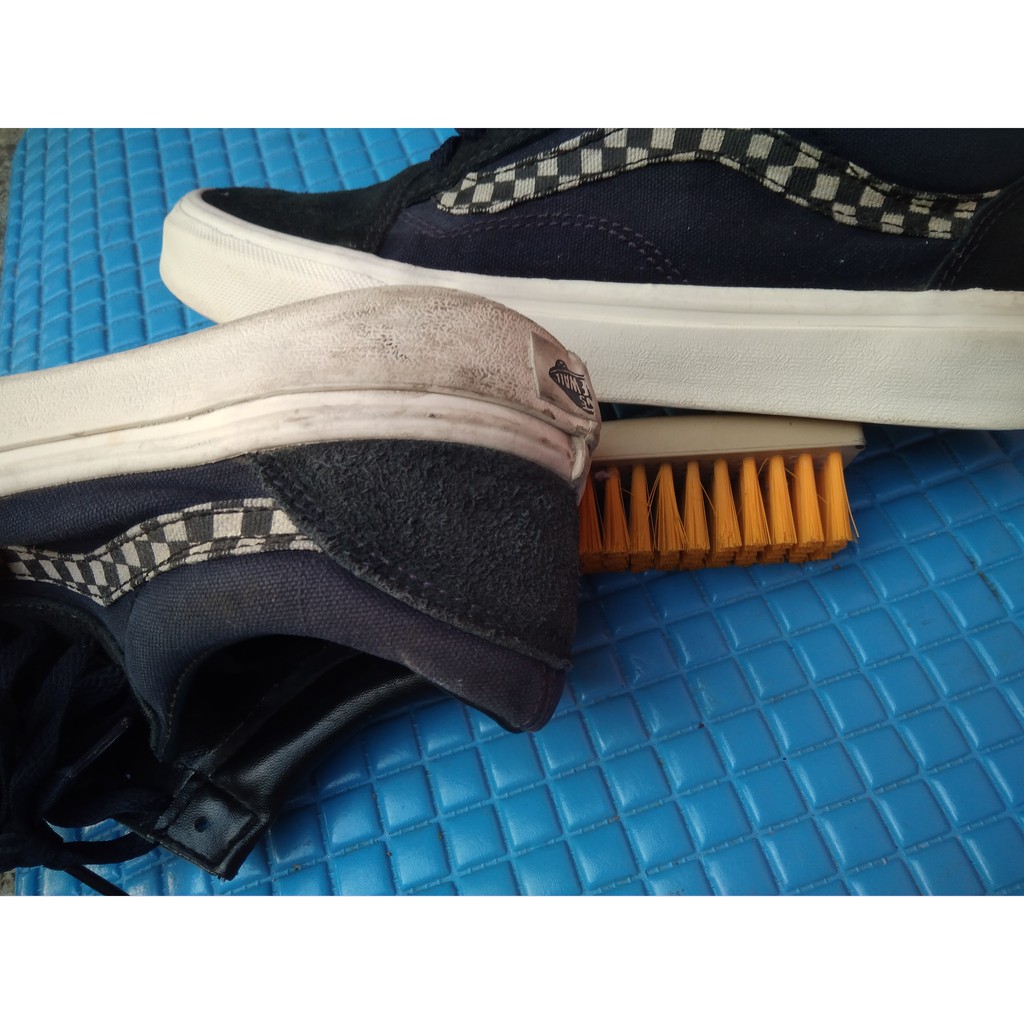 Pembersih dan Pemutih Premium untuk Sepatu yang Bersinar