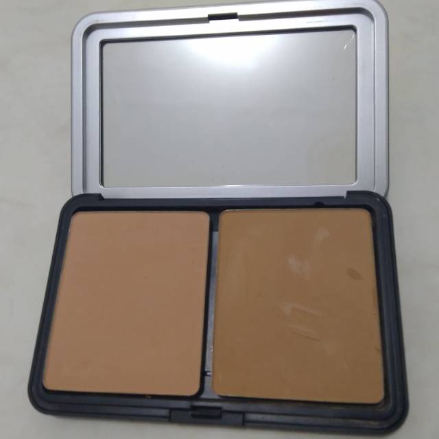 Make Up Forever Matte Velvet Powder Foundation