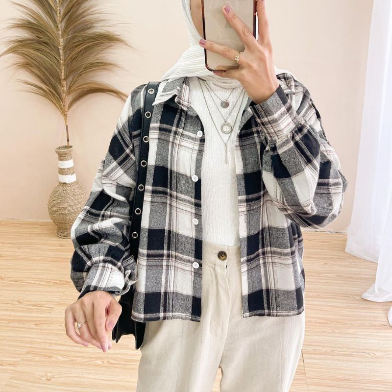 NUMMA KEMEJA TARTAN CROP OVERSIZE // JENNIE KEMEJA FLANEL BATWING