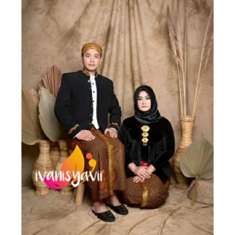Set Prewed Baju Adat Jawa - Hewes, Motif Truntum Garuda. (BONUS BENGGOL BESKAP)