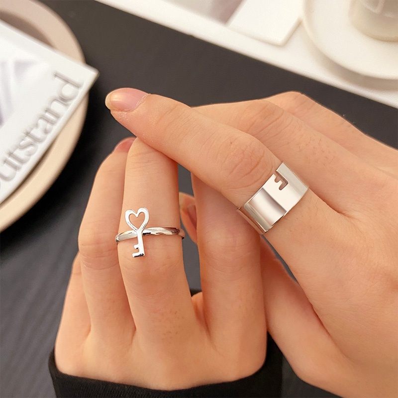 2pcs Cincin Set Korea Silver Gaya Punk Aesthetic Cincin Desain Kunci Pria Keren Untuk Wanita Ring Jewelry