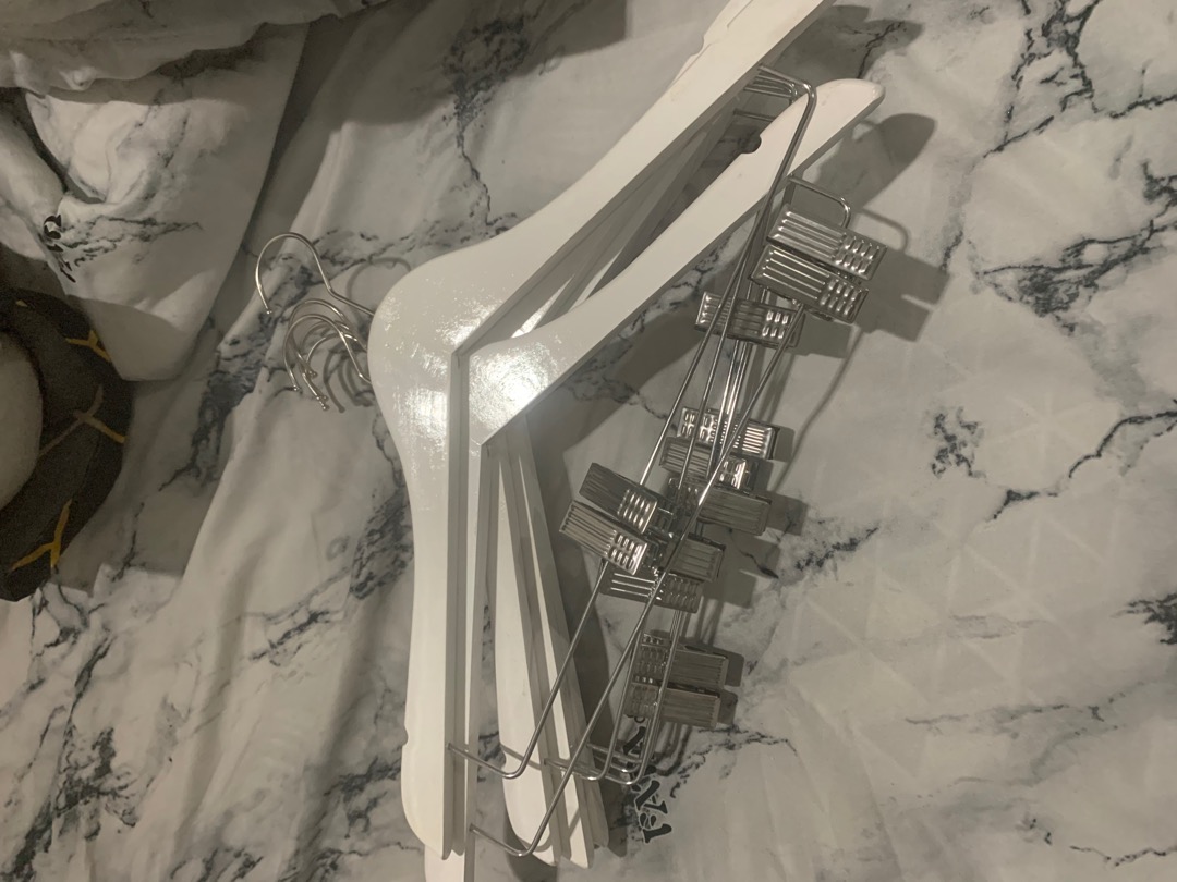 Hanger Kayu Palang Jepit Besi Isi 6 Pcs / Gantungan Baju Palang Jepit