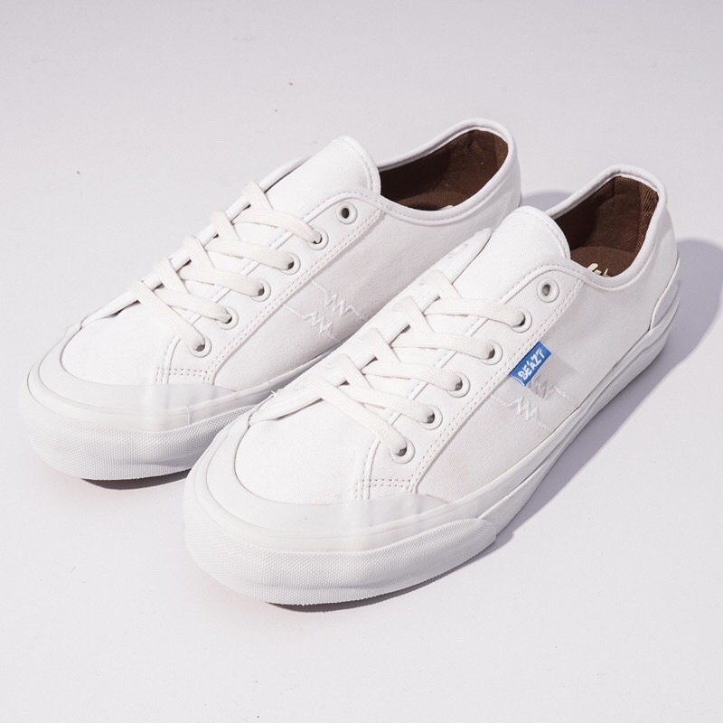 sepatu beazt maxon white
