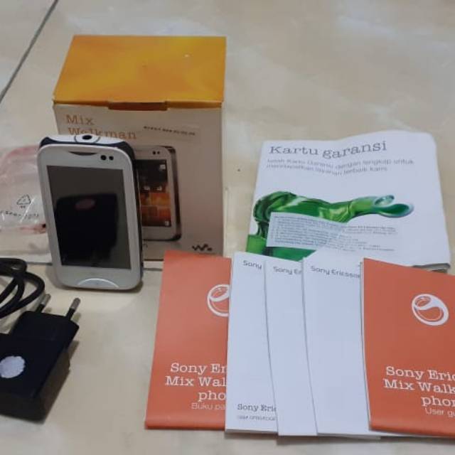 Hp handphone Sony ericsson mix walkman type wt13i