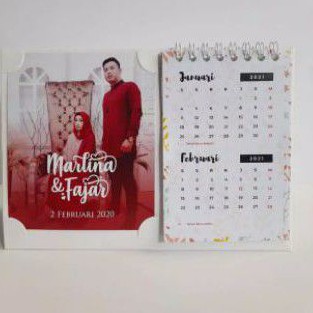 

Kalender duduk custom souvenir pernikahan harian