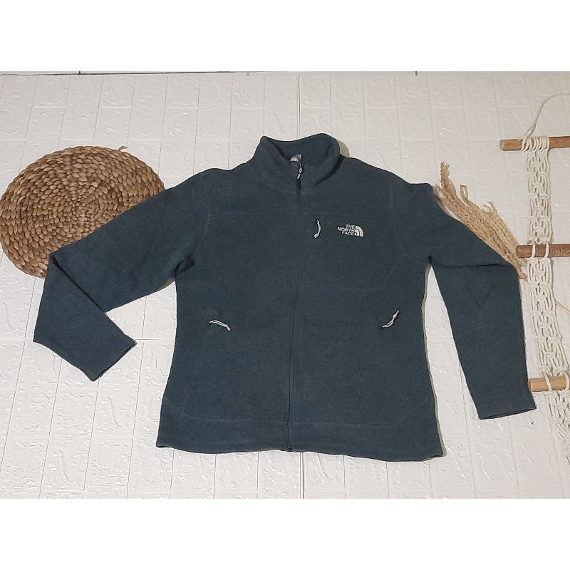 Jaket outdoor brand keren