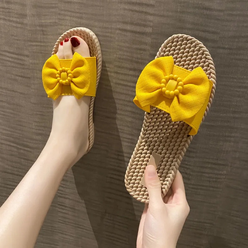 Sandal flatshoes jelly motif bunga