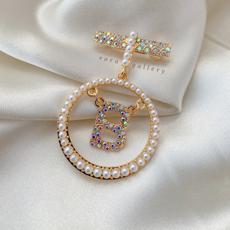 Rora PART 1 NEW BROOCH | BROS BUTTONSCARVES | Rora Gallery-O gold