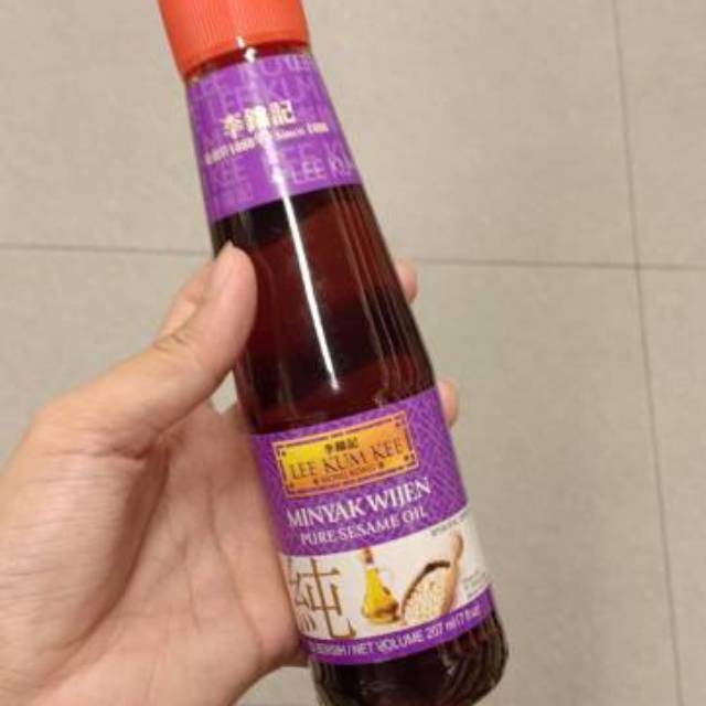 

Lee kum kee pure sesame oil minyak wijen 207ml
