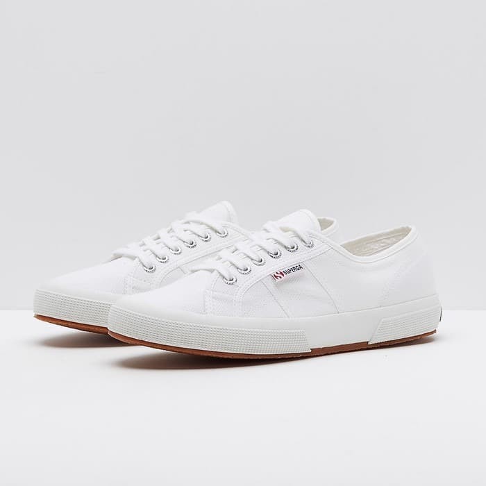 white cotu superga