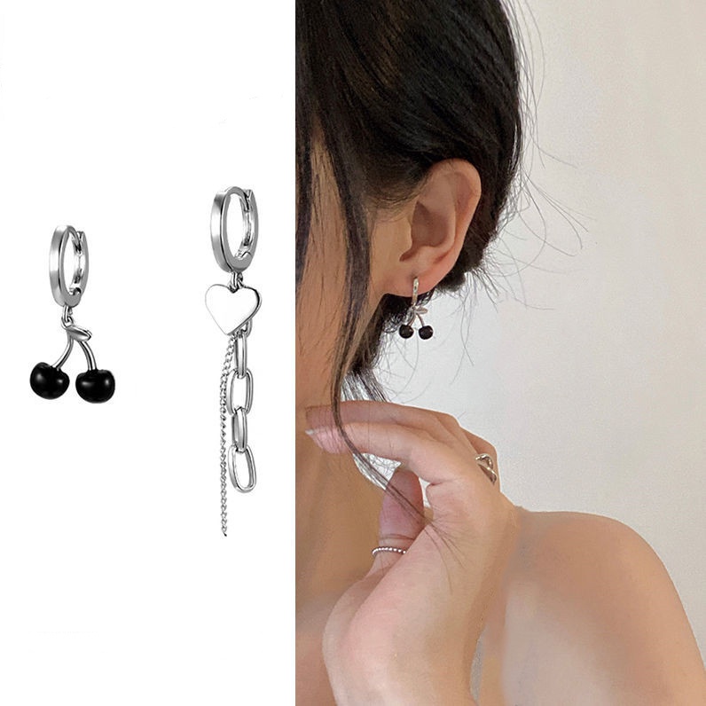 Roselife 4PCs / Set Anting Tusuk / Gantung Rantai Rumbai Desain Hati / Cherry Hitam Untuk Wanita