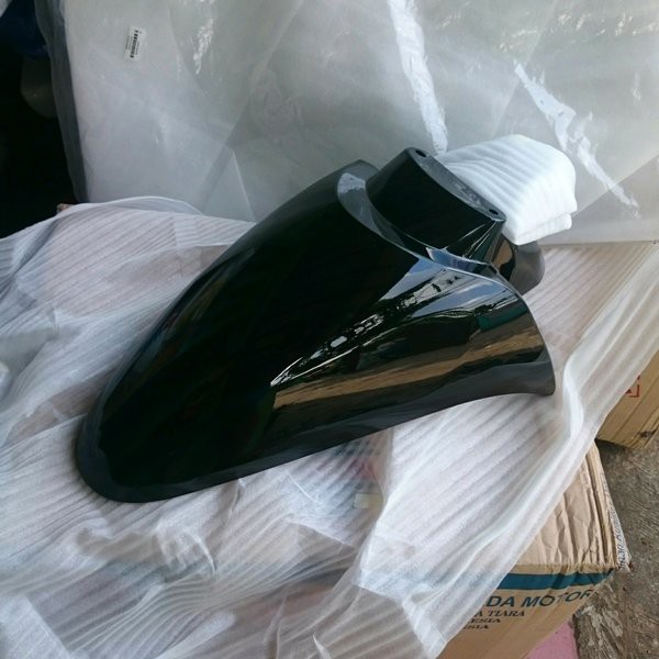 spakbor depan scoopy fi k16 hitam kilap 2013 2015  ori