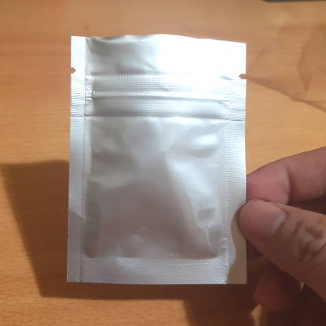 

POUCH ALUMUNIUM 6X8 ZIPPER ZIPLOCK NO STAND 5GR SAMPAI 10GR