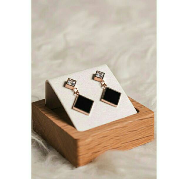 GG Anting Tusuk Kubik Berlian Titanium Premium Lapis Emas 18k# AT-160