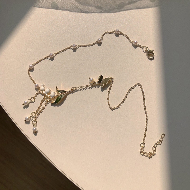Kalung Rantai Dengan Liontin Bunga Lily Putih Elegan Unik Untuk Wanita