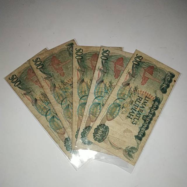 (Gress/Bekas) Uang kuno rp 500 bunga bangkai tahun 1982 500 rupiah bunga bangkai uang kuno rp.500