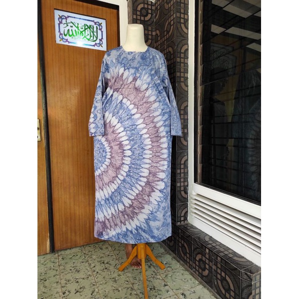 Longdres Kaos Motif Batik Abstrak Lengan Panjang