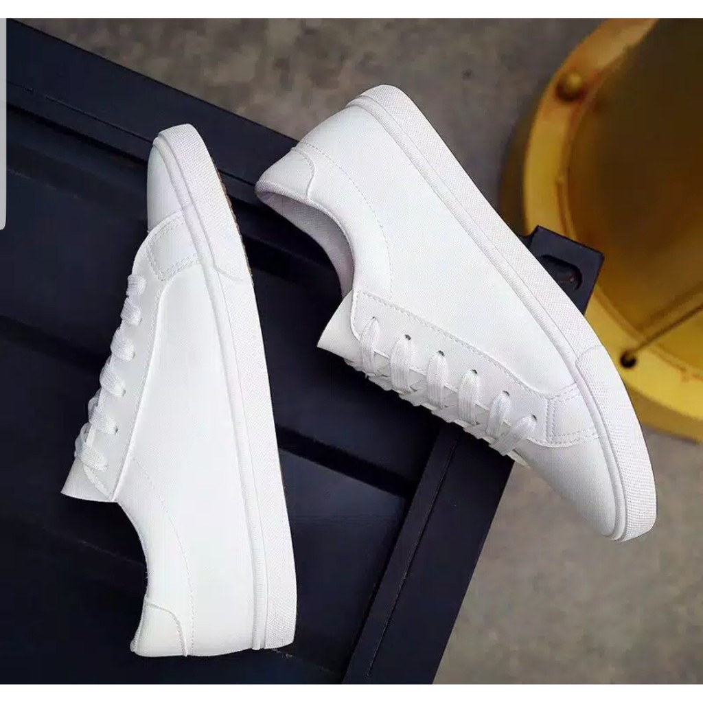 Sepatu Wanita Sneakers Full White