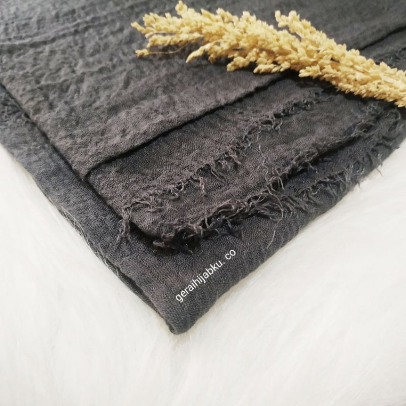 PASHMINA 𝖢𝖱𝖨𝖭𝖪𝖫𝖤 ORIGINAL 𝖬𝖤𝖱𝖪 AZARA LAVANYA ( Pashmina Arabian/ Pashmina Kusut)-Abu tua