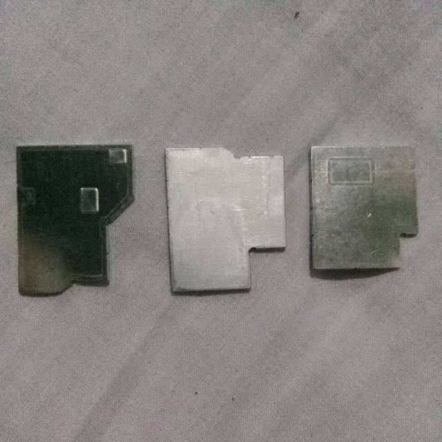 Penutup Mesin Sony Xperia XZ