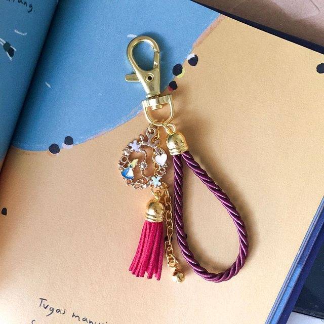 Bagcharm keychain custom gift Alice in wonderland