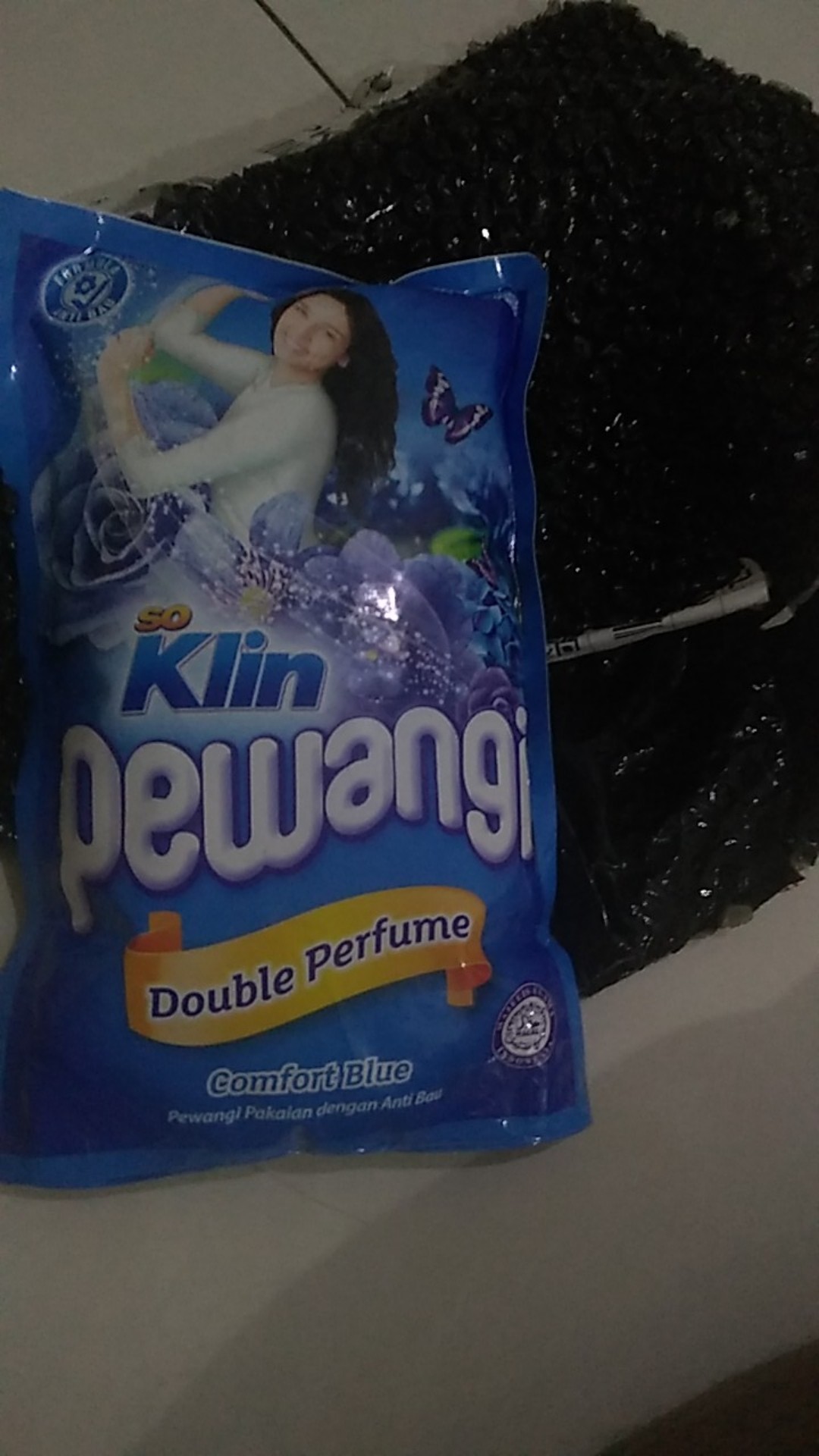 So Klin Pewangi Pakaian 1x Bilas 900ml Purple Night