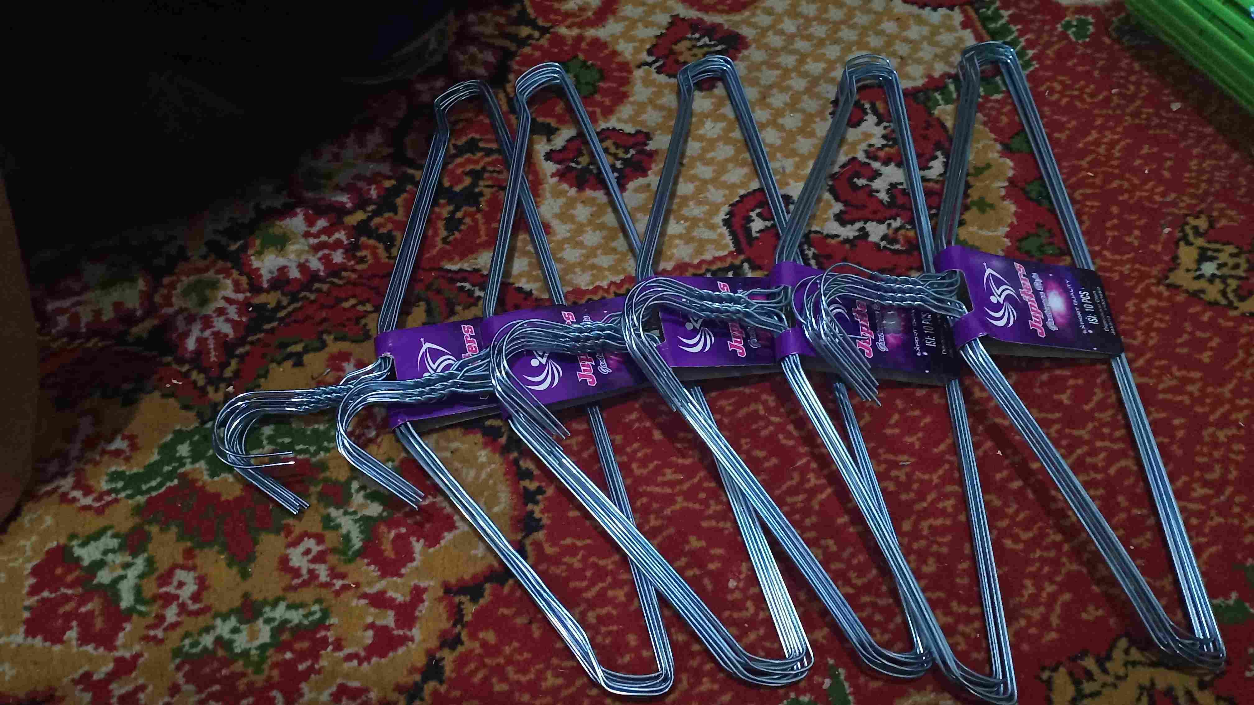 PLS Hanger Baju Kawat Polos High Quality Anti Karat Per PLS Hanger Baju Kawat Polos High Quality Anti Karat Per