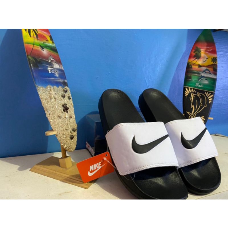 Sandal slop Nike