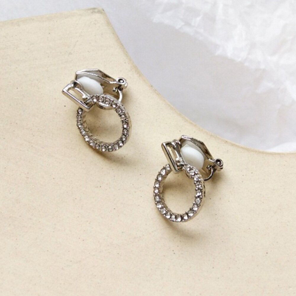 Anting Klip Tanpa Tindik Bentuk Bulat Warna Rose Gold Silver Aksen Kristal Gaya Korea Untuk Wanita
