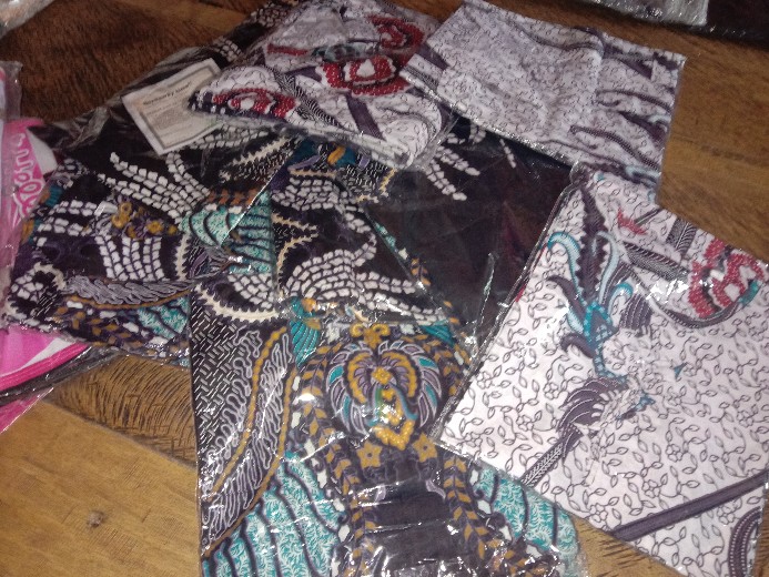 Batik Couple Keluarga Sania Ruffle Ori Ndoro Jowi Dnt Ilalang Putih