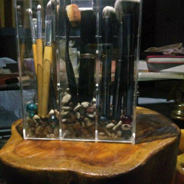 

Acrylic Barush/ Tempat Penyimpan Brush (Kuas)